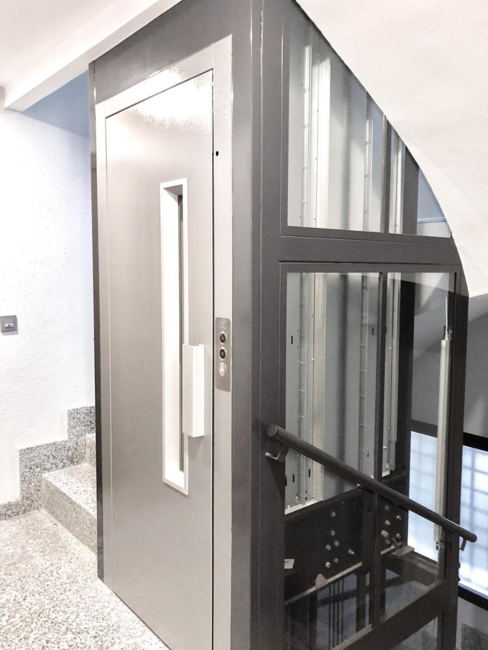 Plaza 5 Carabanchel Apartment Madrid Exterior foto